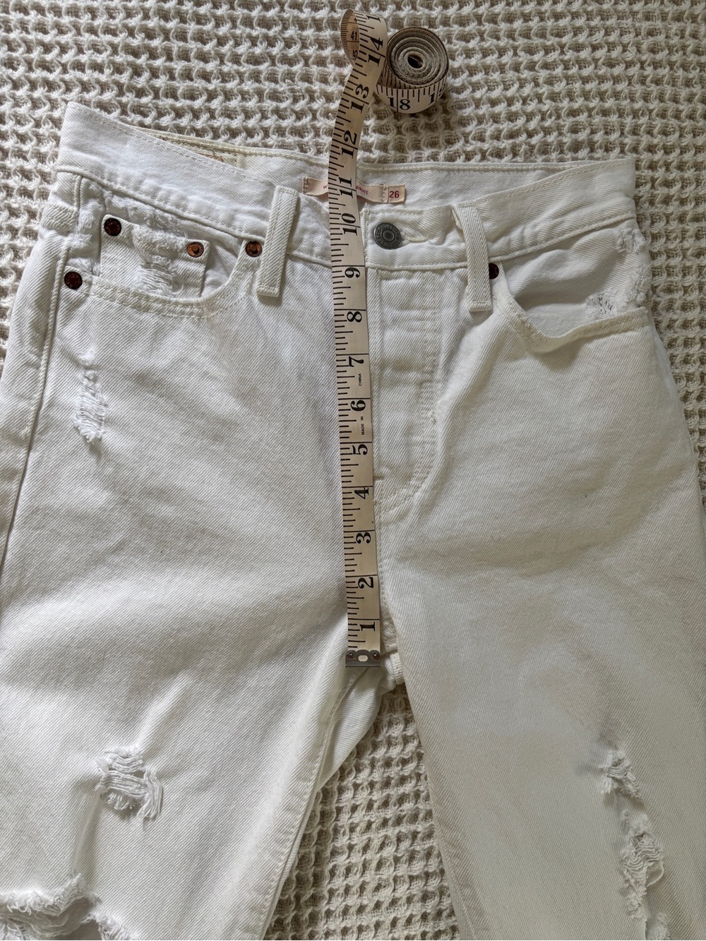 Levi's Wedgie Straight White Jeans - Picture 6 of 10